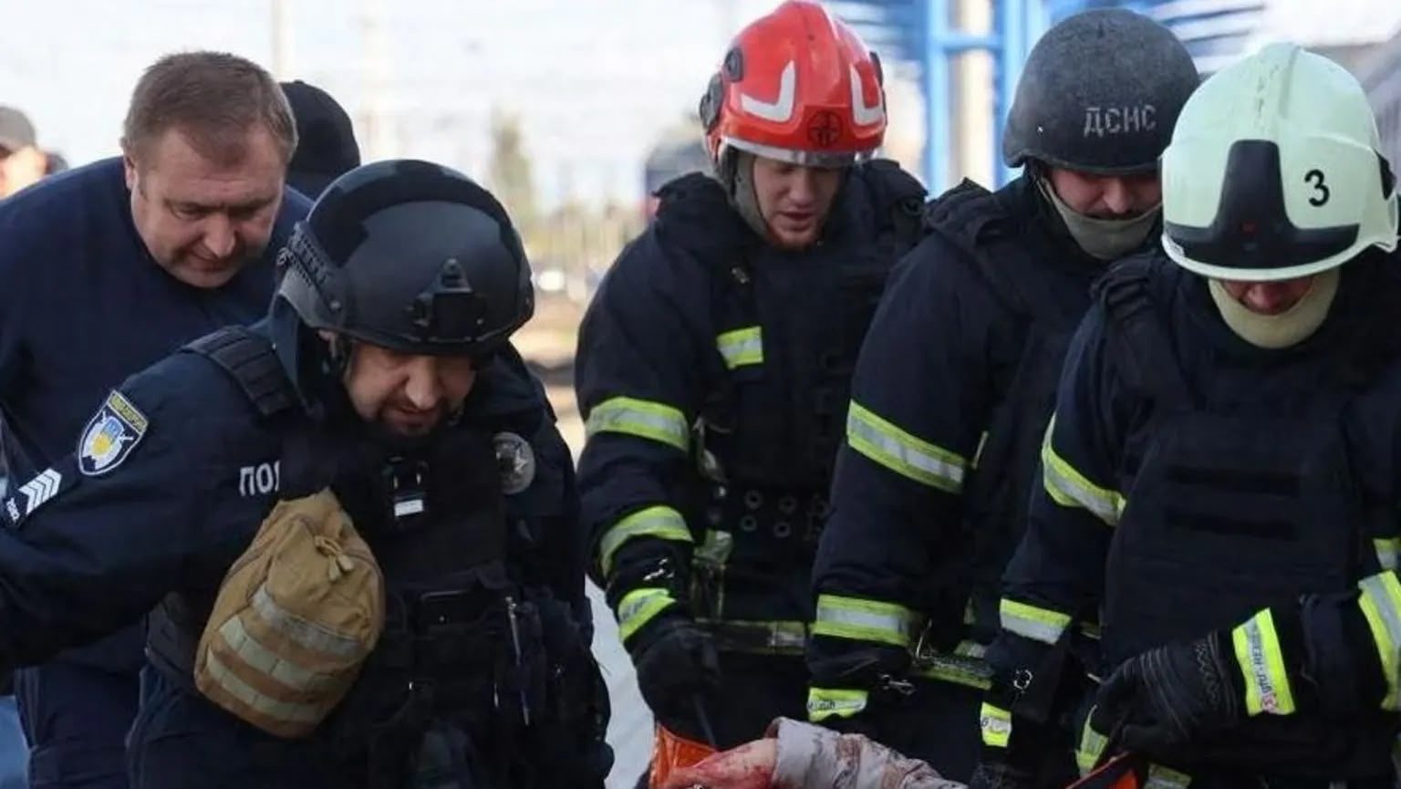 Rusiya Ukraynada dəmiryol vağzalına dronla hücum edib: azı 14 nəfər həlak olub