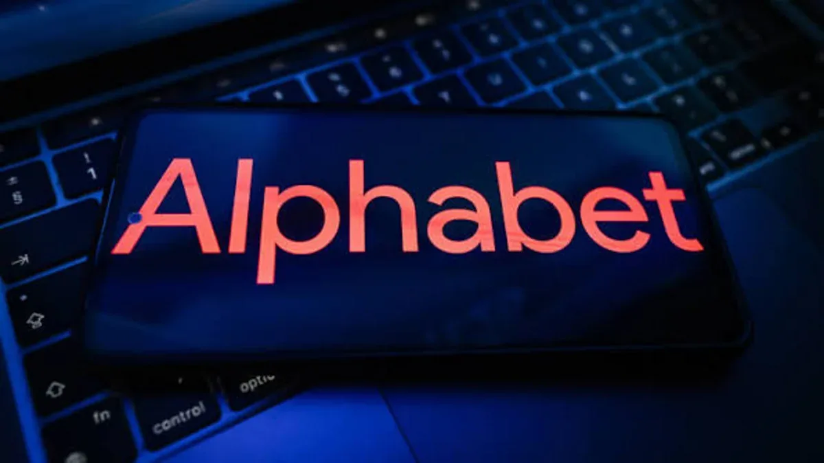 "Google"un ana şirkəti bir sutka ərzində rekord həcmdə &mdash; 477 milyard dollar itirib
