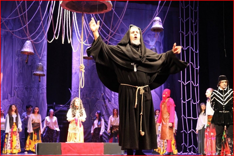 “Paris Notr-Dama ithaf” növbəti dəfə səhnədə