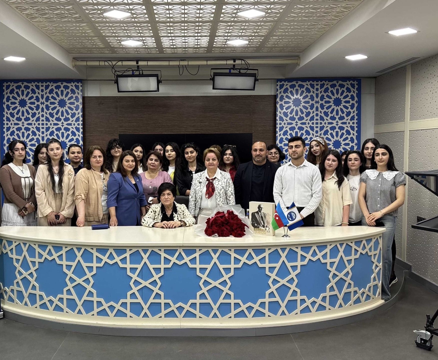 BDU-da “Professor Nəsir İmanquliyev dərsləri”: Əməkdar jurnalist Flora Xəlilzadə ilə görüş
